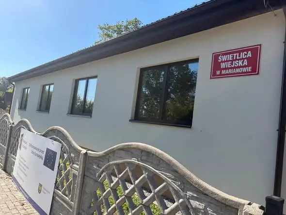 Świetlica w Marianowie po modernizacji. Pompa ciepła i fotowoltaika na pokładzie