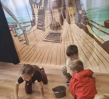 Piracka przygoda w przedszkolu – teatr „Kokon” z wizytą