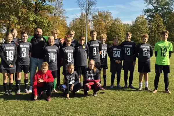 Płomień Przystajń rozgromił Akademię Sportu w niedzielnym meczu trampkarzy