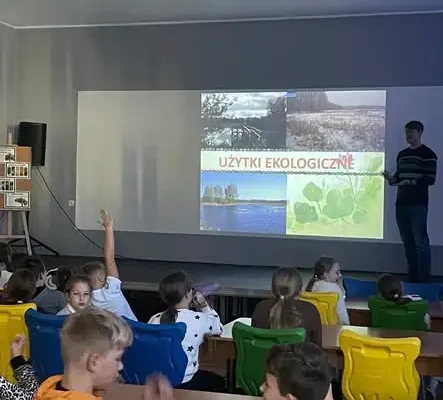 Święto Drzewa w szkole – uczniowie poznali tajemnice Lasów nad Górną Liswartą