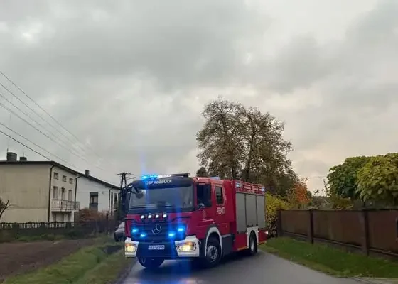Dachowanie w Kłobucku na ul. Pogodnej – trzy osoby poszkodowane