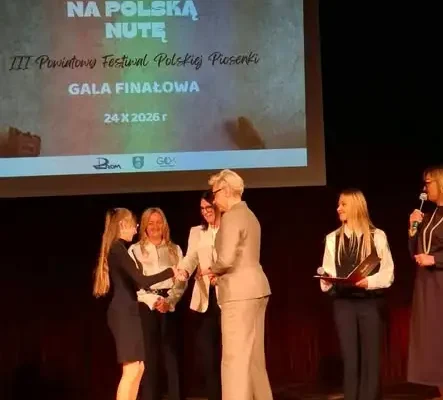 Młoda wokalistka z Miedźna na podium powiatowego festiwalu
